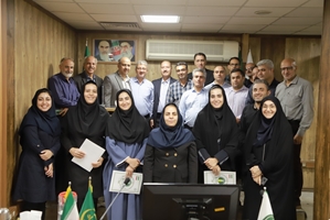 مراسم گرامیداشت هفته دولت و تقدیر از همکاران موسسه پژوهش‌ها سال 1404